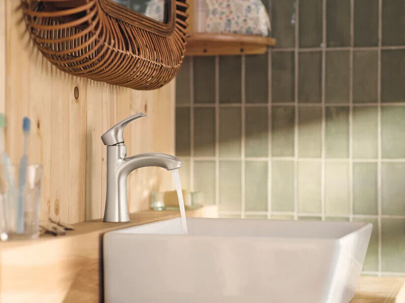 Moen Graeden 84136SRN Spot Resist Brushed Nickel Single Hole 1-Handle Bathroom Sink Faucet with Drain and Deck Plate