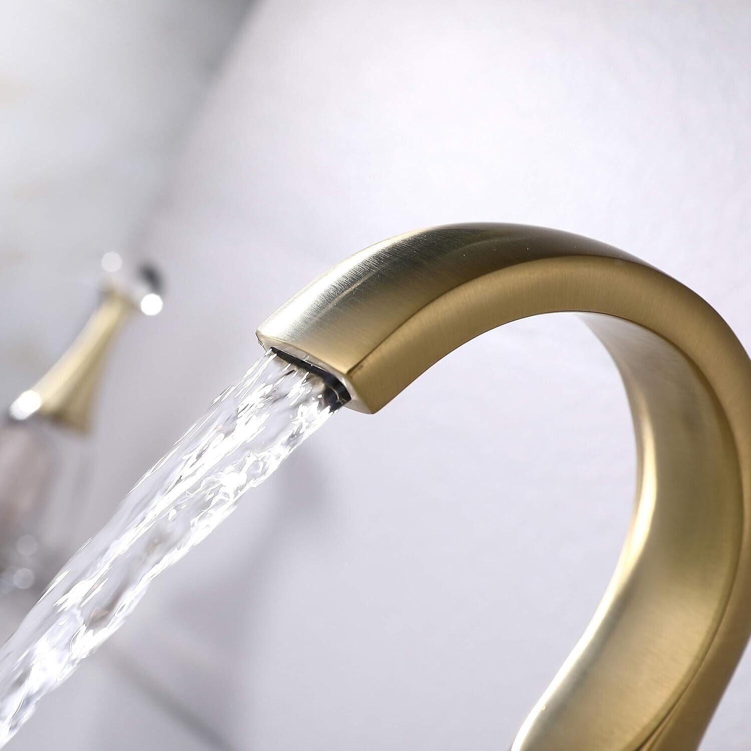 Solid Brass Widespread Bathroom Faucet with CUPC Water Lines and Drain - Like New