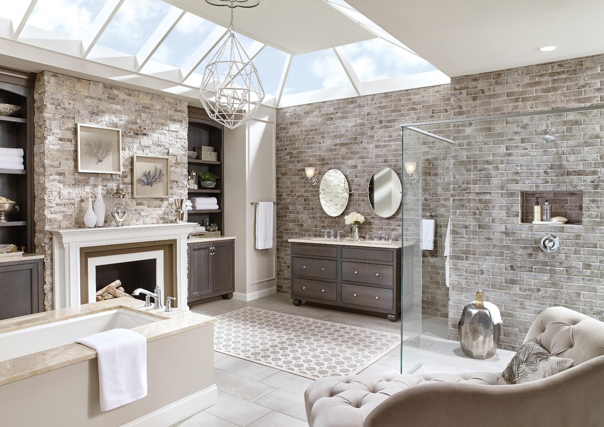 MOEN Dartmoor T683 Two handle Deck-mount Roman Low-arc Bathtub Faucet in Chrome