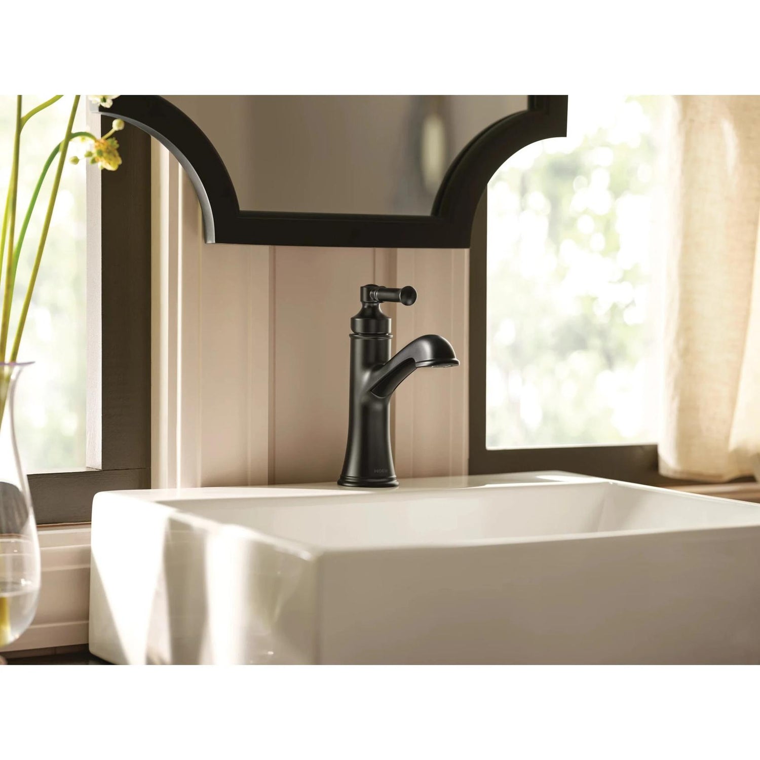 MOEN Dartmoor 6803BL Single Handle 1-Hole Bathroom Faucet with Drain Kit Included in Matte Black
