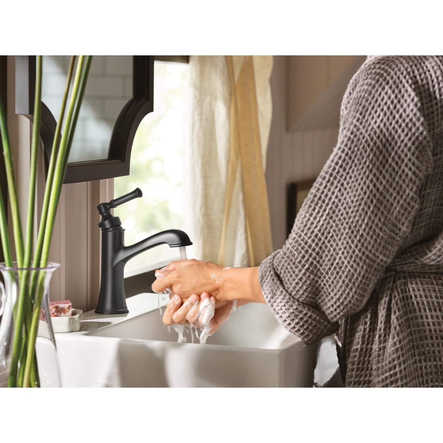 MOEN Dartmoor 6803BL Single Handle 1-Hole Bathroom Faucet with Drain Kit Included in Matte Black