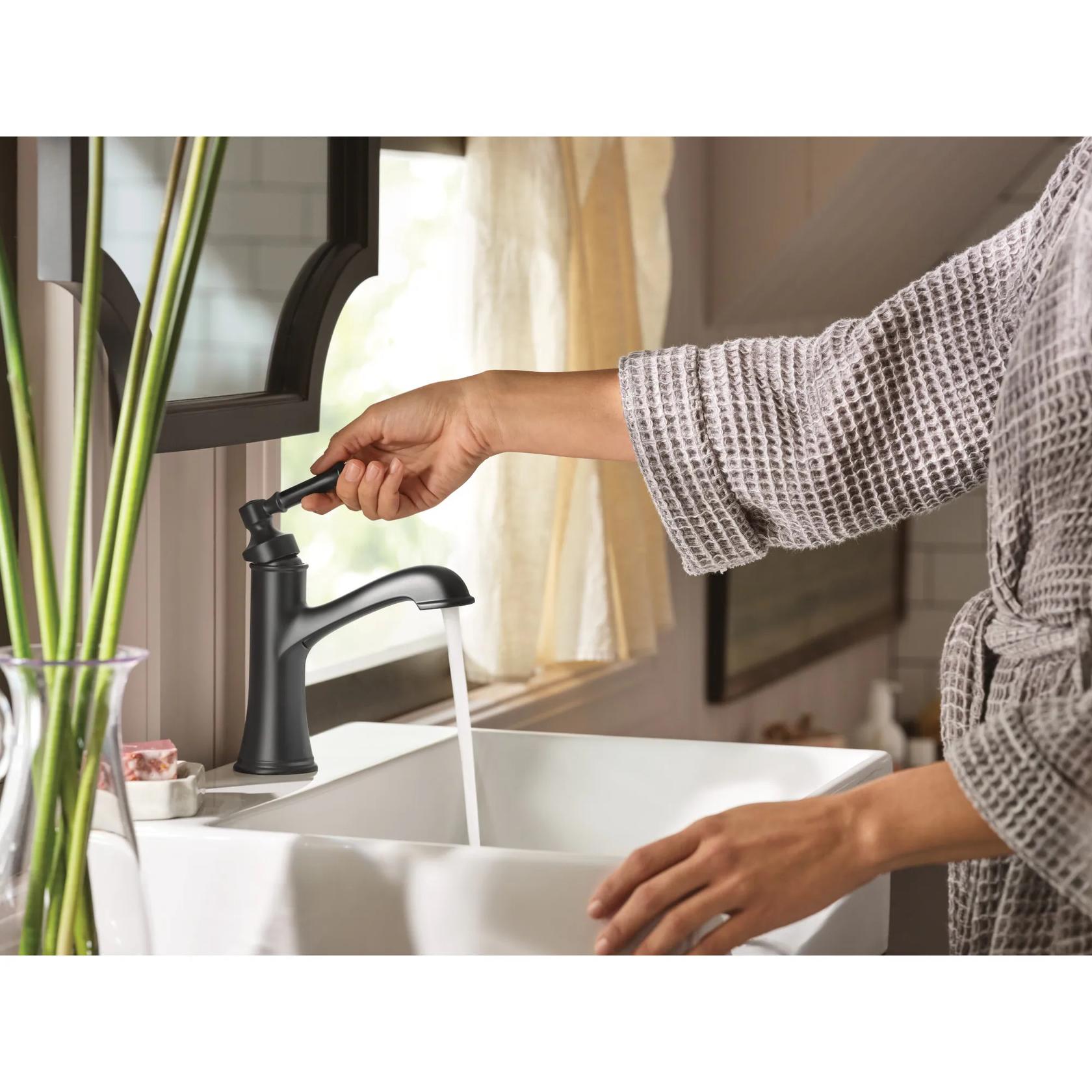MOEN Dartmoor 6803BL Single Handle 1-Hole Bathroom Faucet with Drain Kit Included in Matte Black