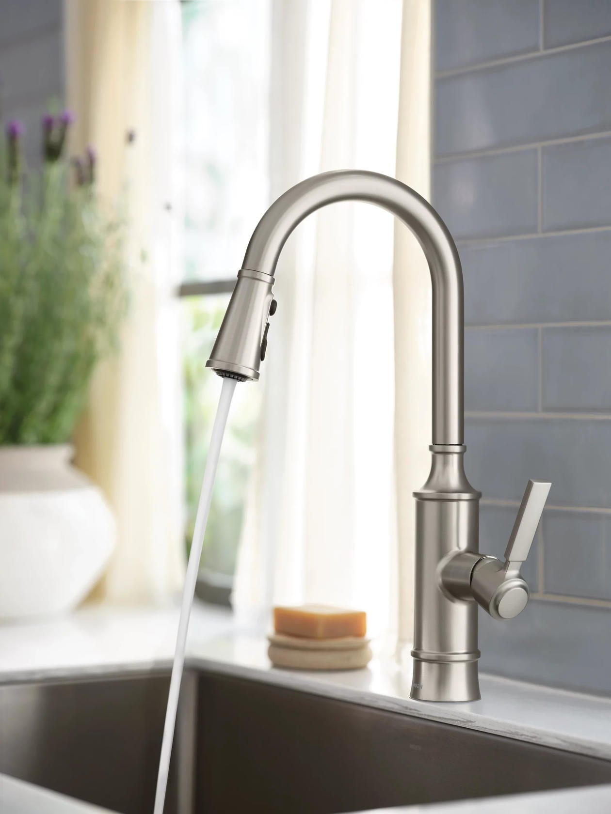 MOEN Gilden 87679SRS Single Handle Pull-Down Sprayer Kitchen Faucet with Reflex and Power Boost in Spot Resist Stainless