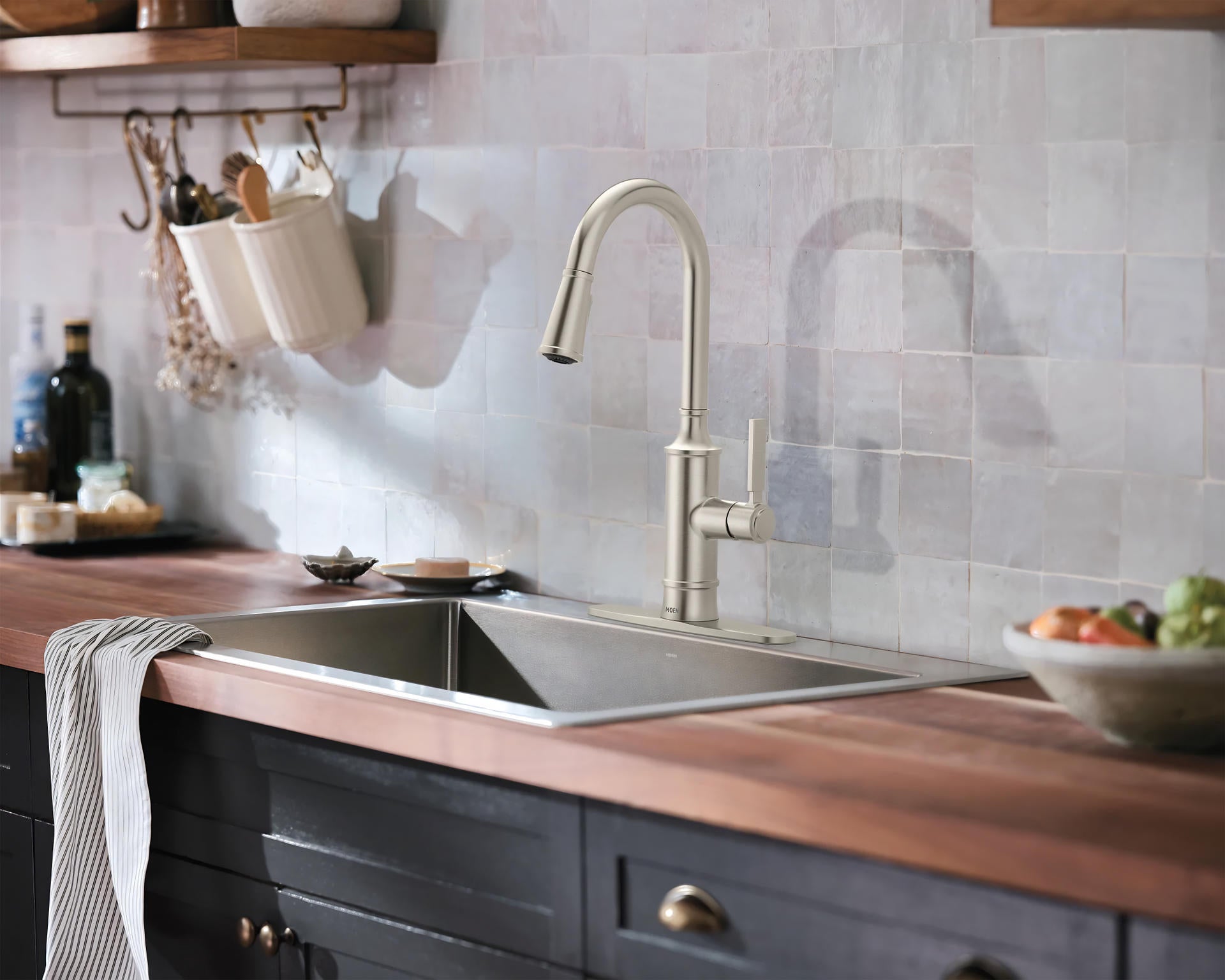 MOEN Gilden 87679SRS Single Handle Pull-Down Sprayer Kitchen Faucet with Reflex and Power Boost in Spot Resist Stainless