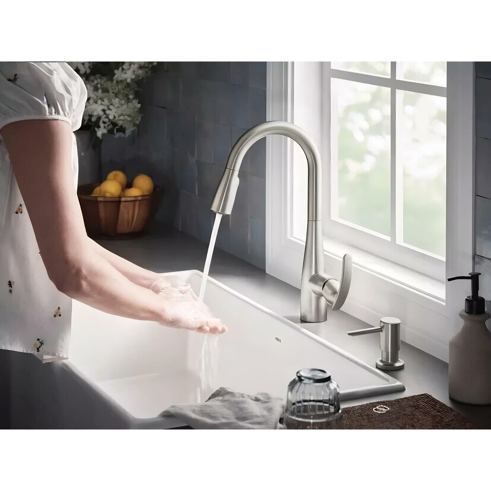 MOEN Reyes 87932SRS Single-Handle Pull-Down Sprayer Kitchen Faucet with Reflex and Power Clean in Spot Resist Stainless
