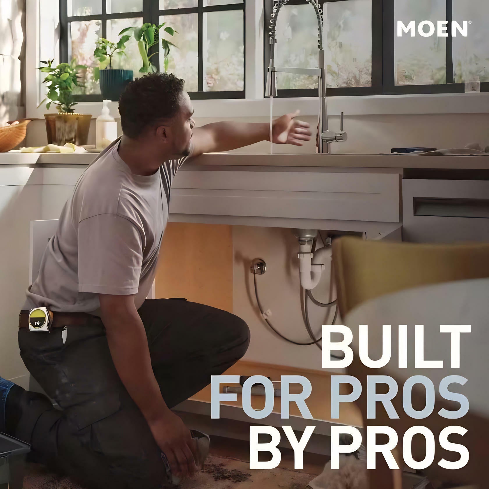 MOEN Reyes 87932SRS Single-Handle Pull-Down Sprayer Kitchen Faucet with Reflex and Power Clean in Spot Resist Stainless
