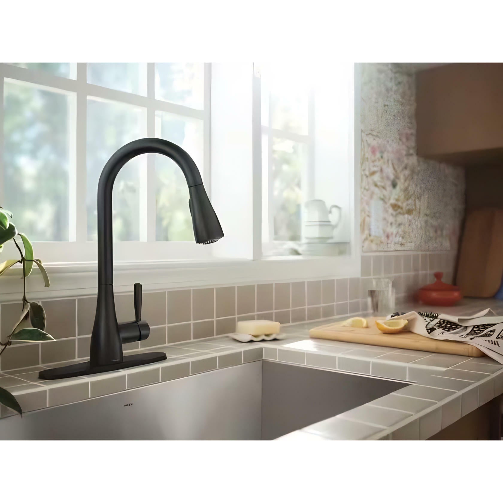MOEN Doherty 87260BL Single Handle Pull-Down Sprayer Kitchen Faucet with Power Clean and Reflex in Matte Black