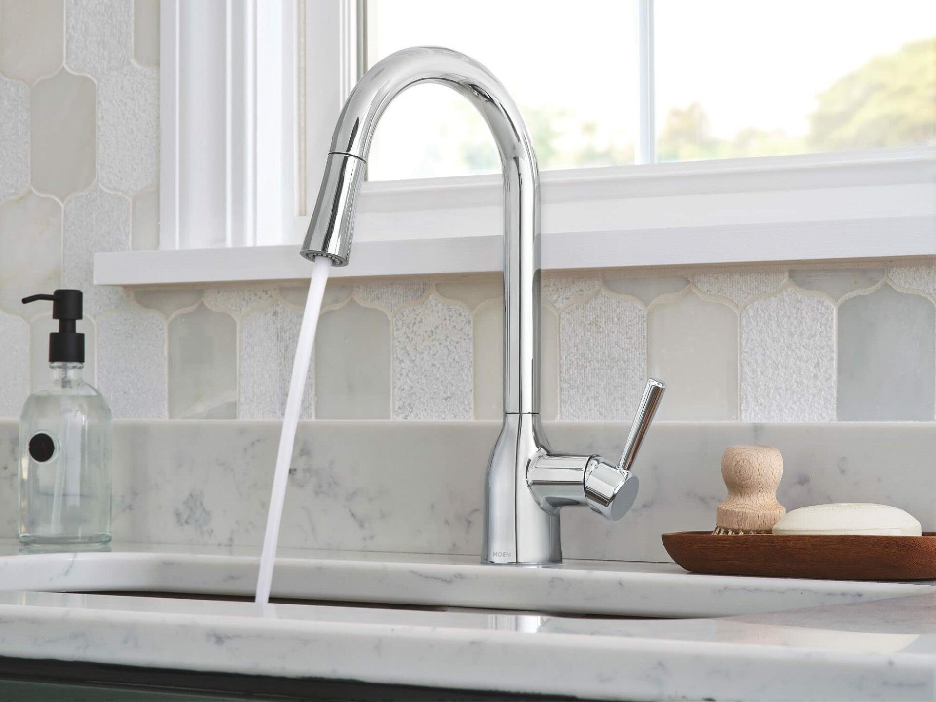 MOEN Adler 87233 Single-Handle Pull-Down Sprayer Kitchen Faucet with Power Clean and Reflex in Chrome