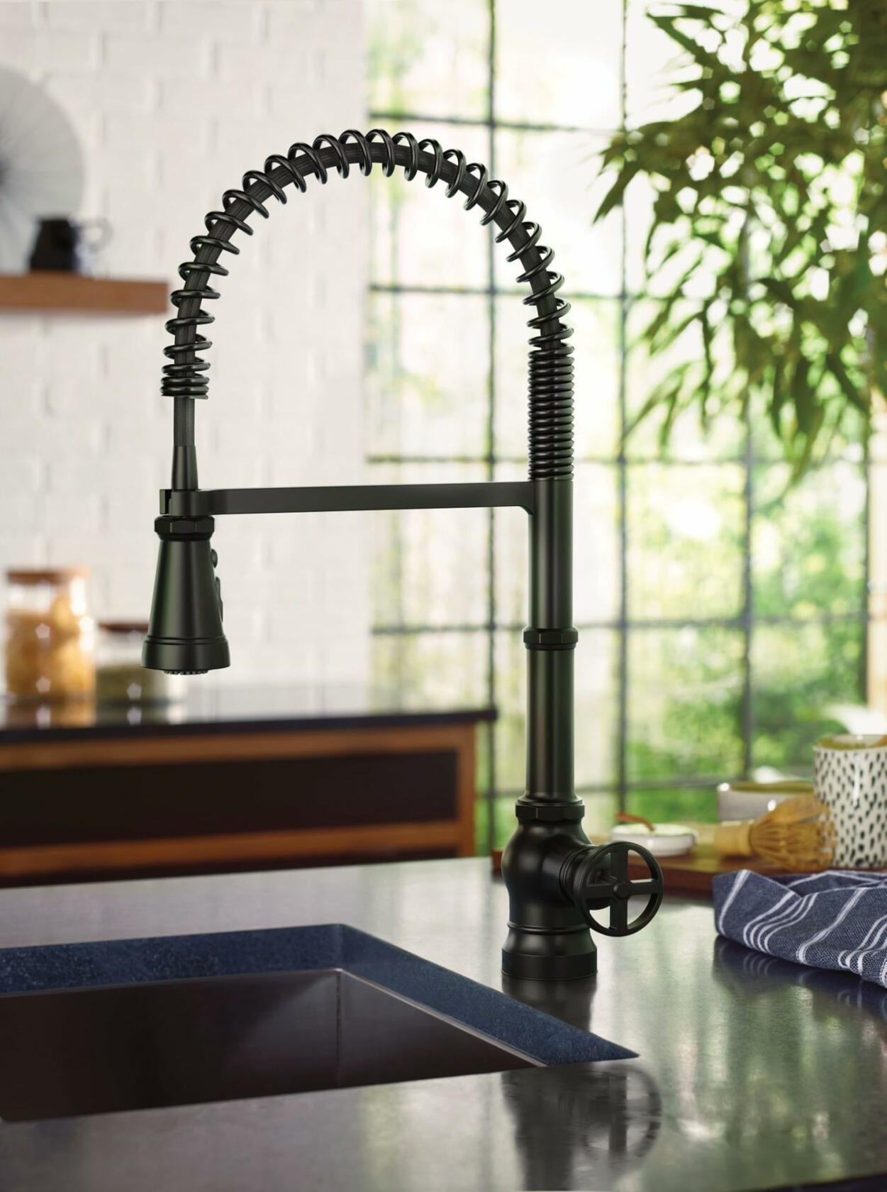 MOEN Paterson S72103BL Single-Handle Pre-Rinse Spring Pulldown Sprayer Kitchen Faucet with Power Clean in Matte Black