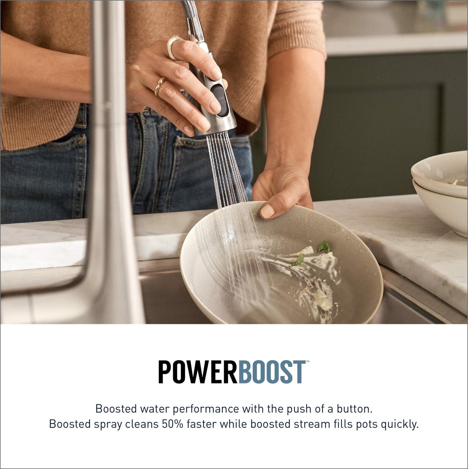 MOEN Cia 7622EVBG Single-Handle Smart Touchless Pull Down Sprayer Kitchen Faucet with Voice Control and Power Clean in Brushed Gold