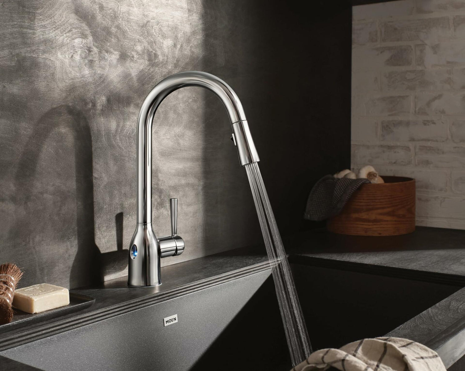 MOEN Adler 87233EWC Touchless Single-Handle Pull-Down Sprayer Kitchen Faucet with MotionSense Wave and Power Clean in Polished Chrome