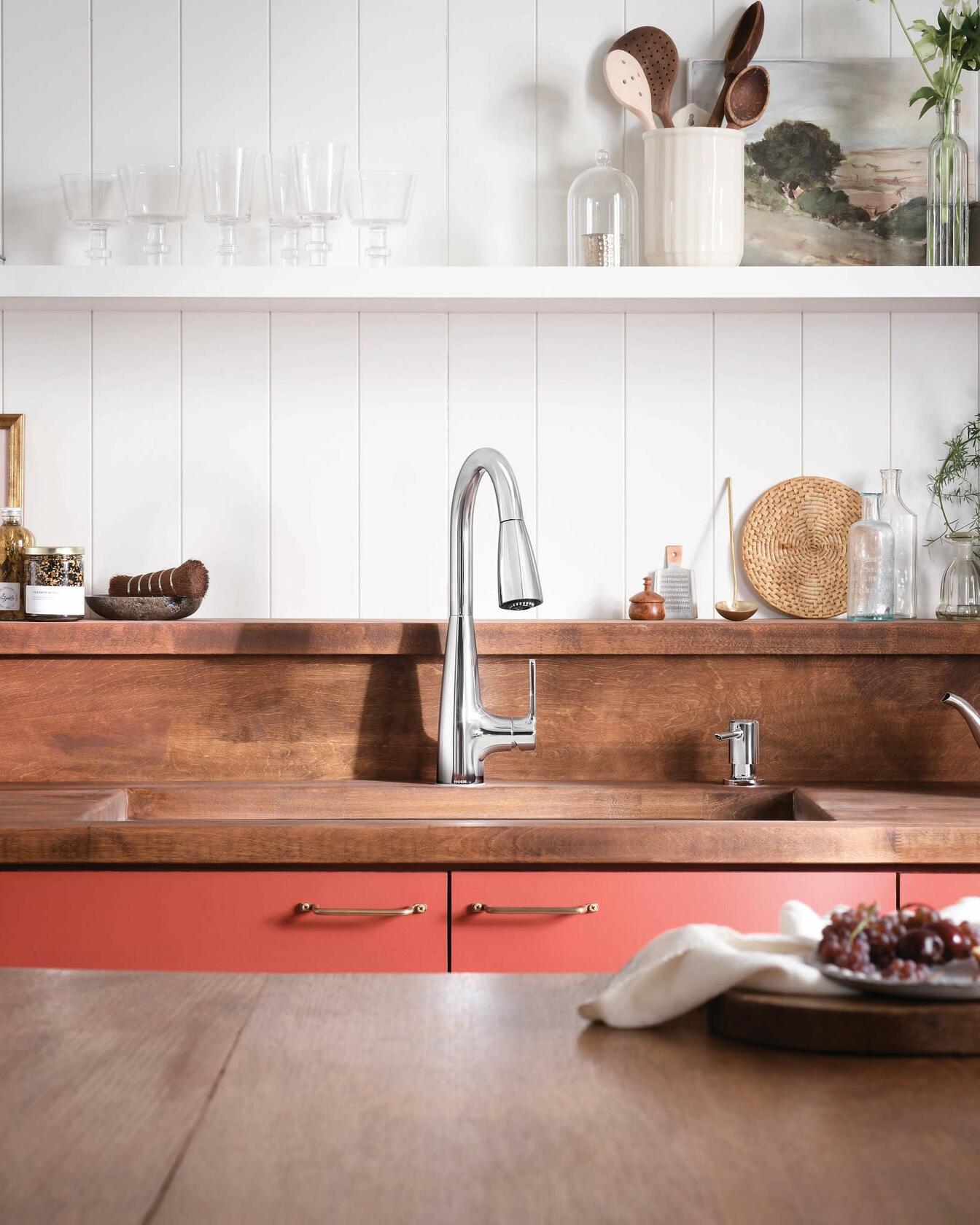 MOEN Haelyn 87627 Pull Down Sprayer Kitchen Faucet with 360 Degree Spout Swivel in Chrome