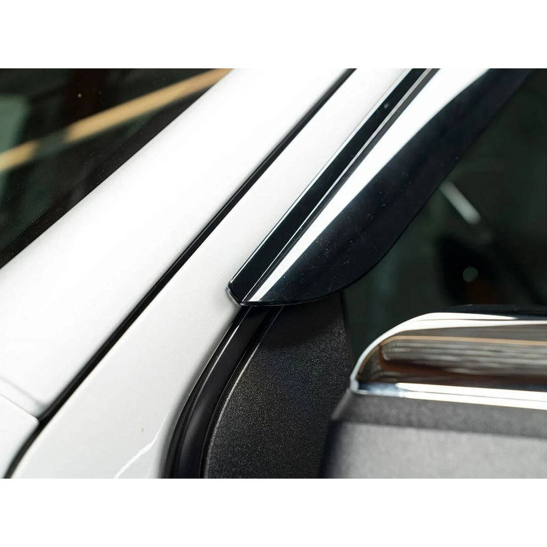 AVS Auto Ventshade: Ventvisor Side Window Deﬂector Smoke 4 Pieces – 94528
