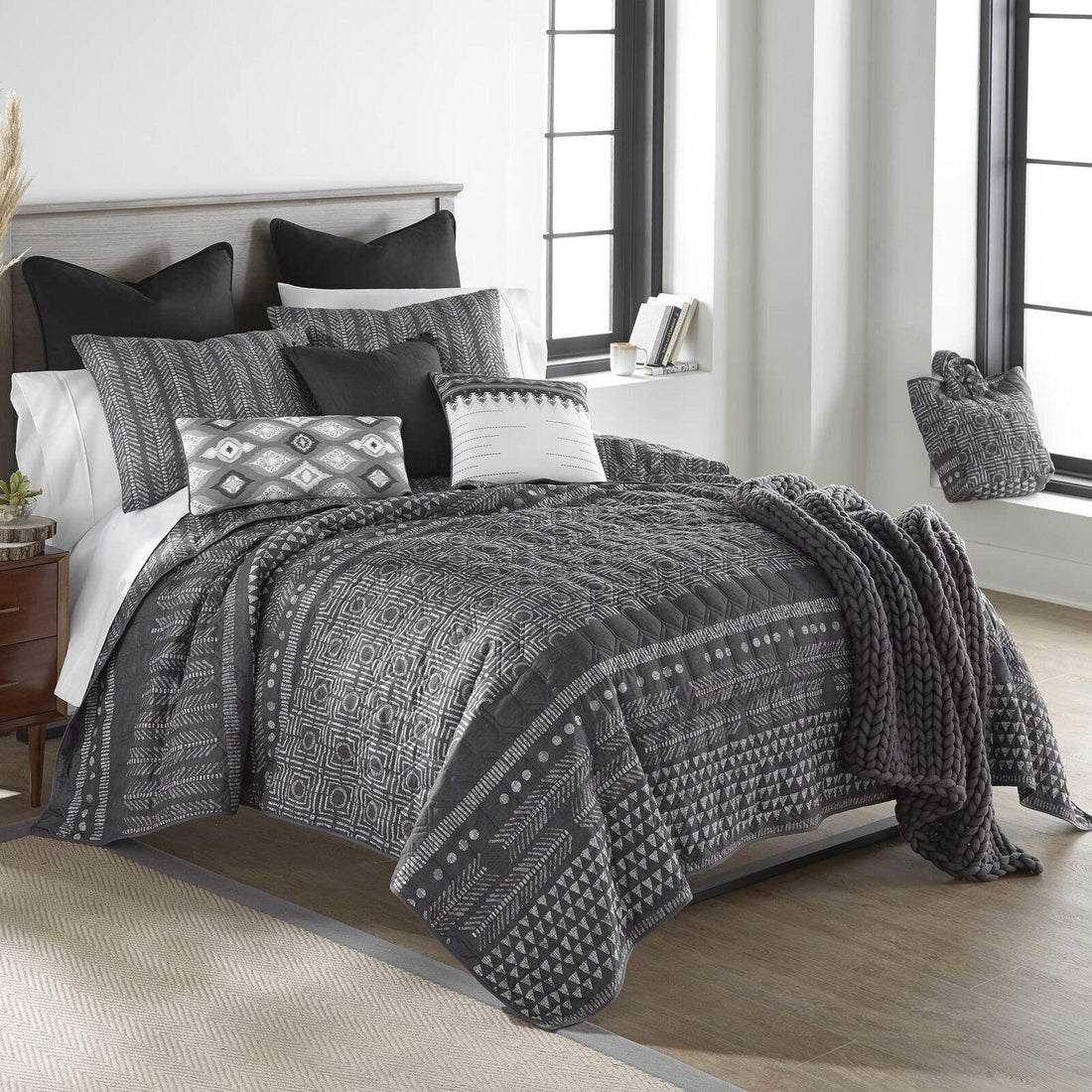 Donna Sharp Queen Bedding Set - 3 Piece - Nomad Contemporary Quilt Set with