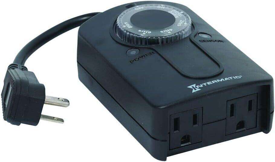 Intermatic HB51K 24 Hour Outdoor Timer with Photocell Light Sensor, Weatherproof - Like New - Like New