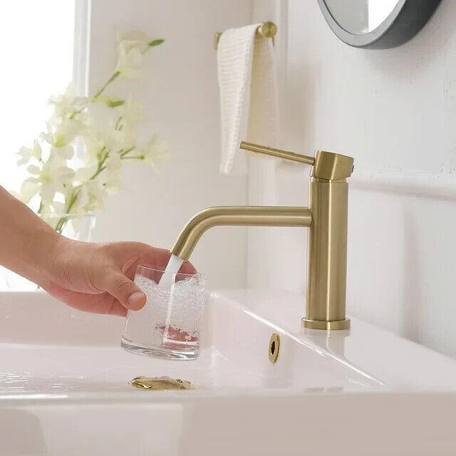 BWE Single-Handle Single Hole Low-Arc Bathroom Faucet with Drain Assembly