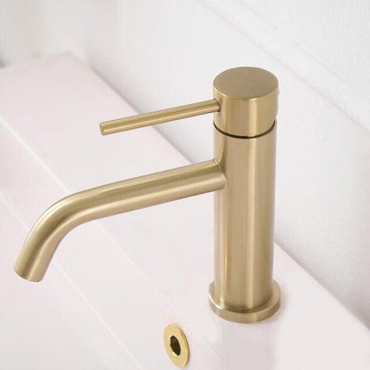 BWE Single-Handle Single Hole Low-Arc Bathroom Faucet with Drain Assembly