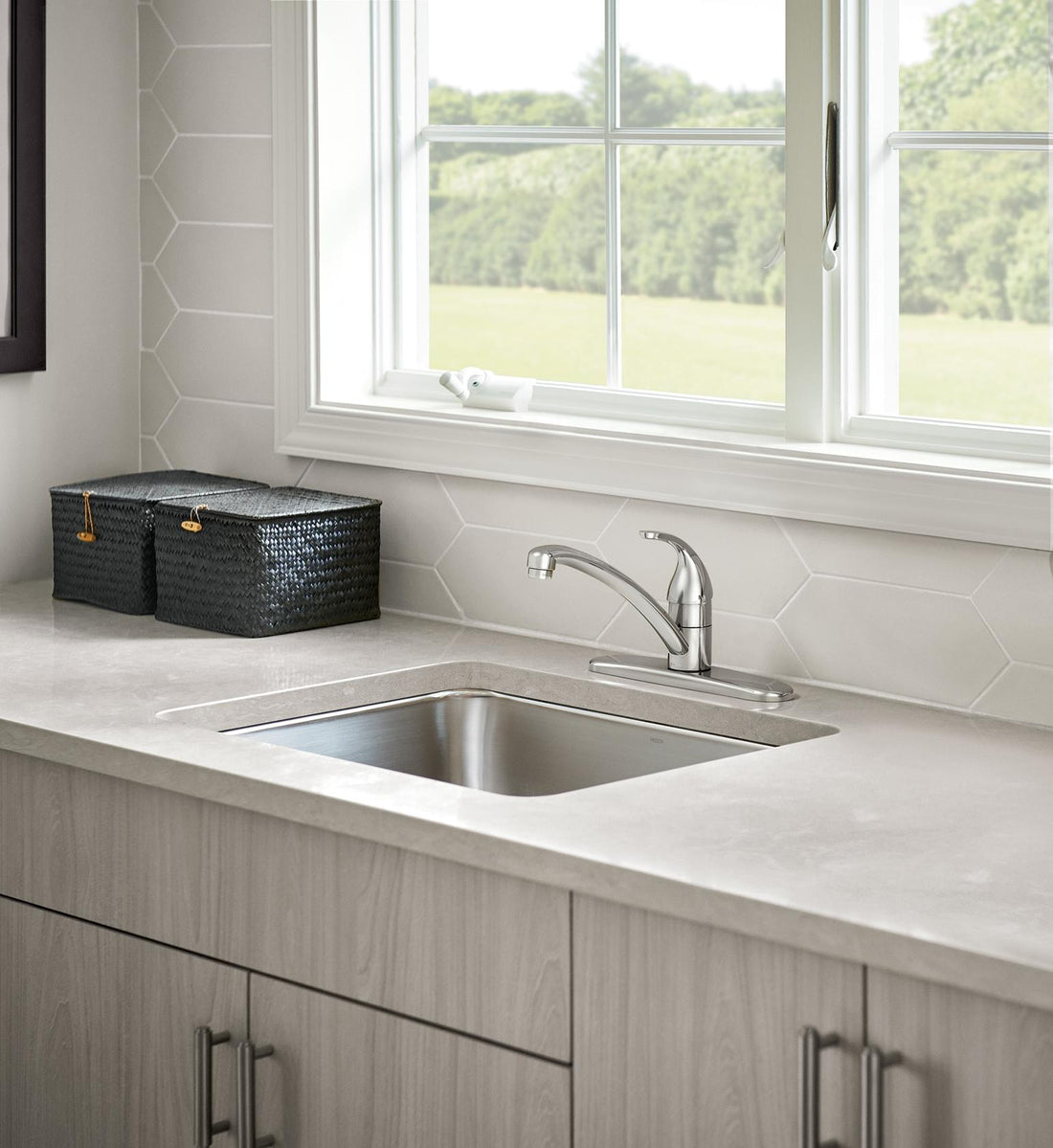 MOEN Adler 87603 One Handle Deck-mount Kitchen Faucet in Chrome