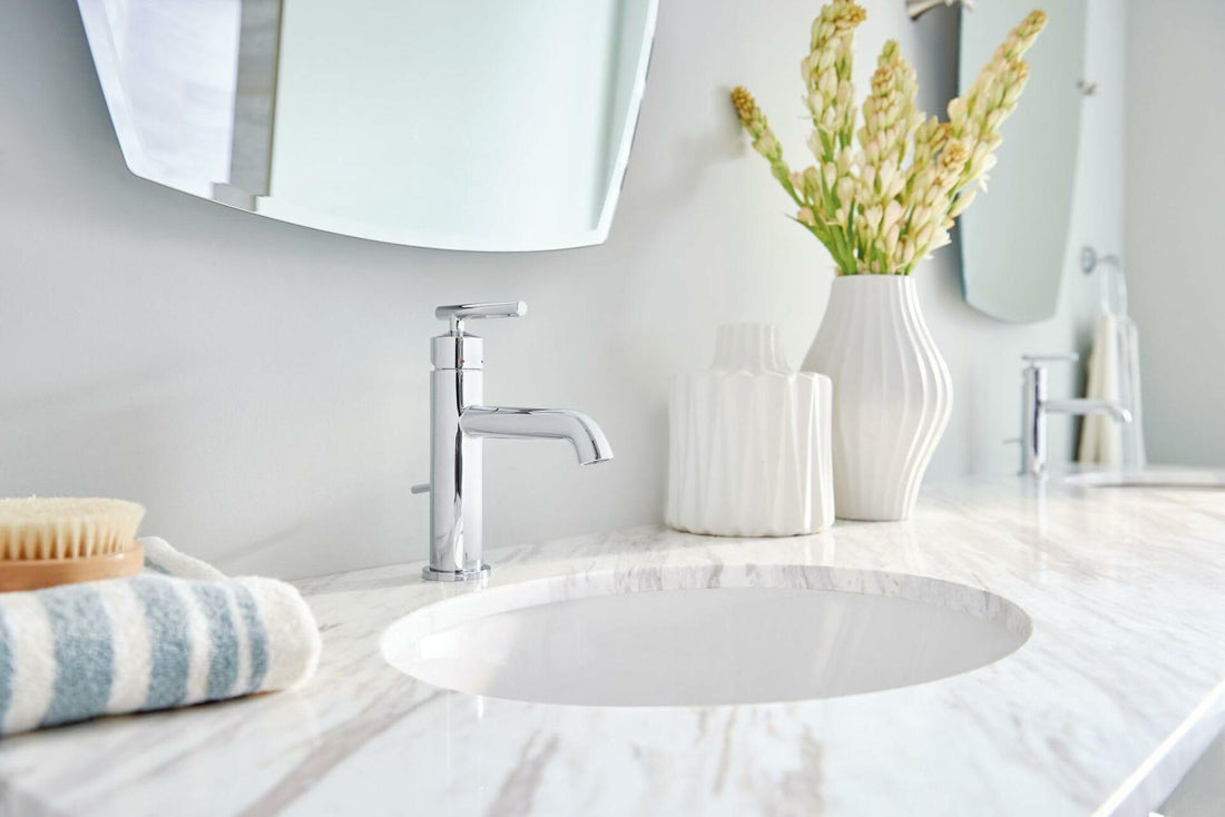 MOEN Gibson 6145 Single Hole Single-Handle Bathroom Faucet with Drain Assembly in Chrome