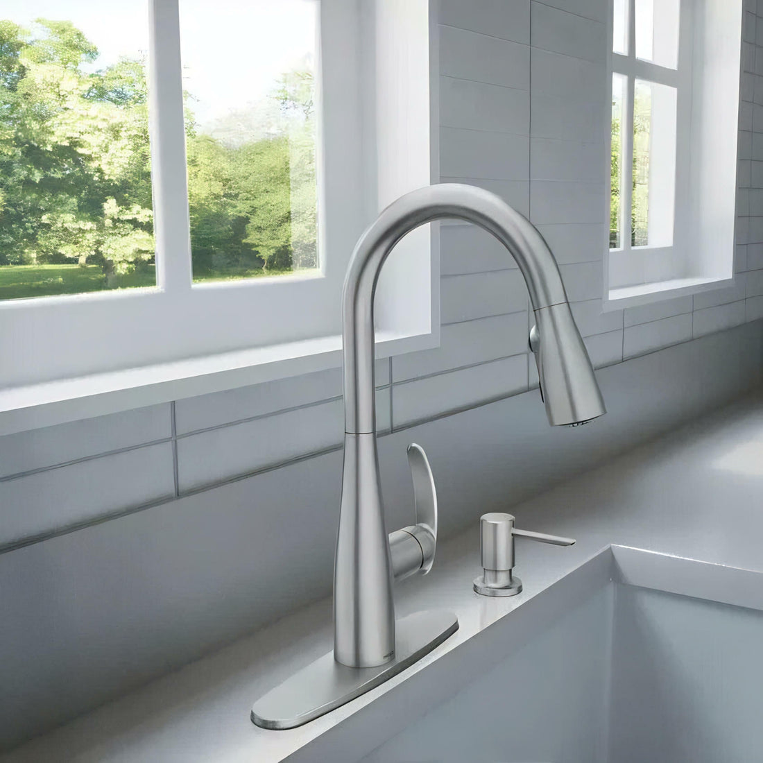 MOEN Reyes 87932SRS Single-Handle Pull-Down Sprayer Kitchen Faucet with Reflex and Power Clean in Spot Resist Stainless