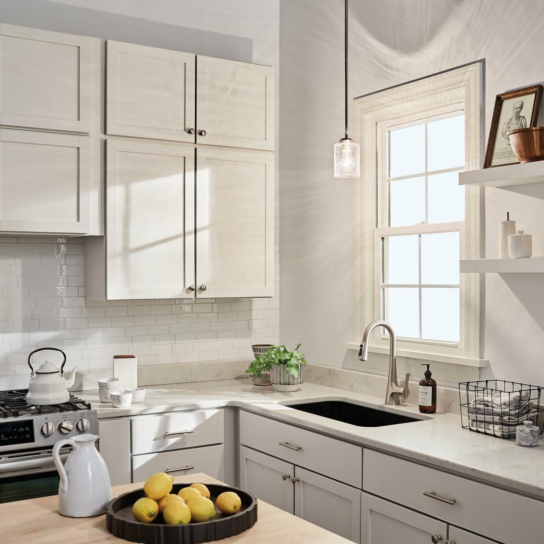 Kichler Winslow 7.5&quot; Mini Kitchen Pendant with Clear Seeded Glass in Brushed Nickel, (7.5&quot; H x 4.25&quot; W), 44032NI