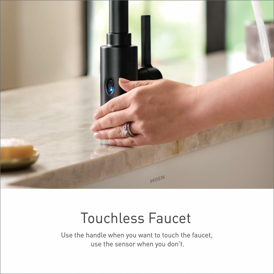 MOEN Arbor 7594EWBL Touchless Pull Down Sprayer Kitchen Faucet with 360 Degree Spout Swivel and Power Clean in Matte Black