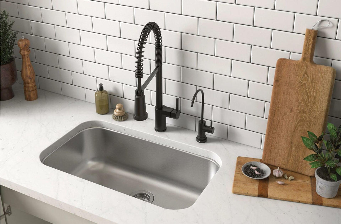 MOEN SIP F7660BL Single Handle Deck-Mount Filtered Kitchen Faucet in Matte Black